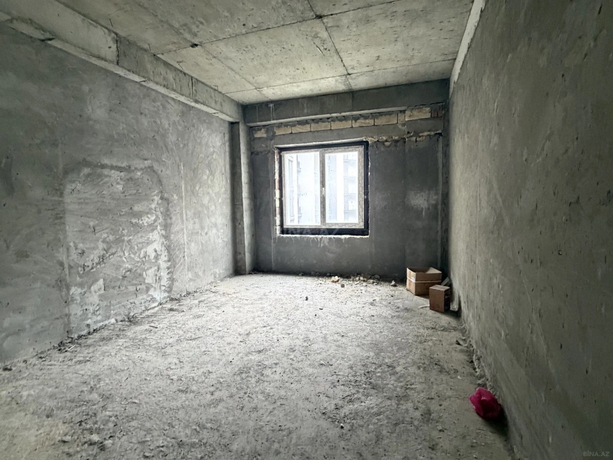 Satılır 4 otaqlı mənzil 152 m²