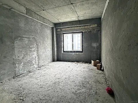 Satılır 4 otaqlı mənzil 152 m²