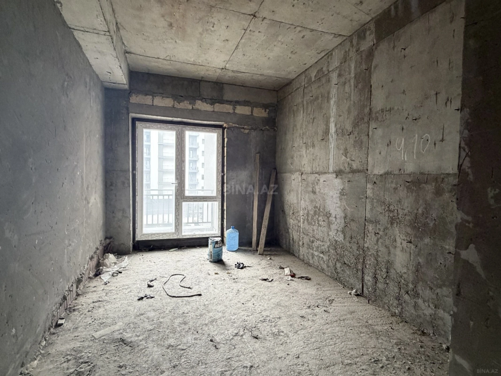 Satılır 4 otaqlı mənzil 152 m²