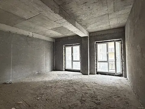 Satılır 4 otaqlı mənzil 152 m²