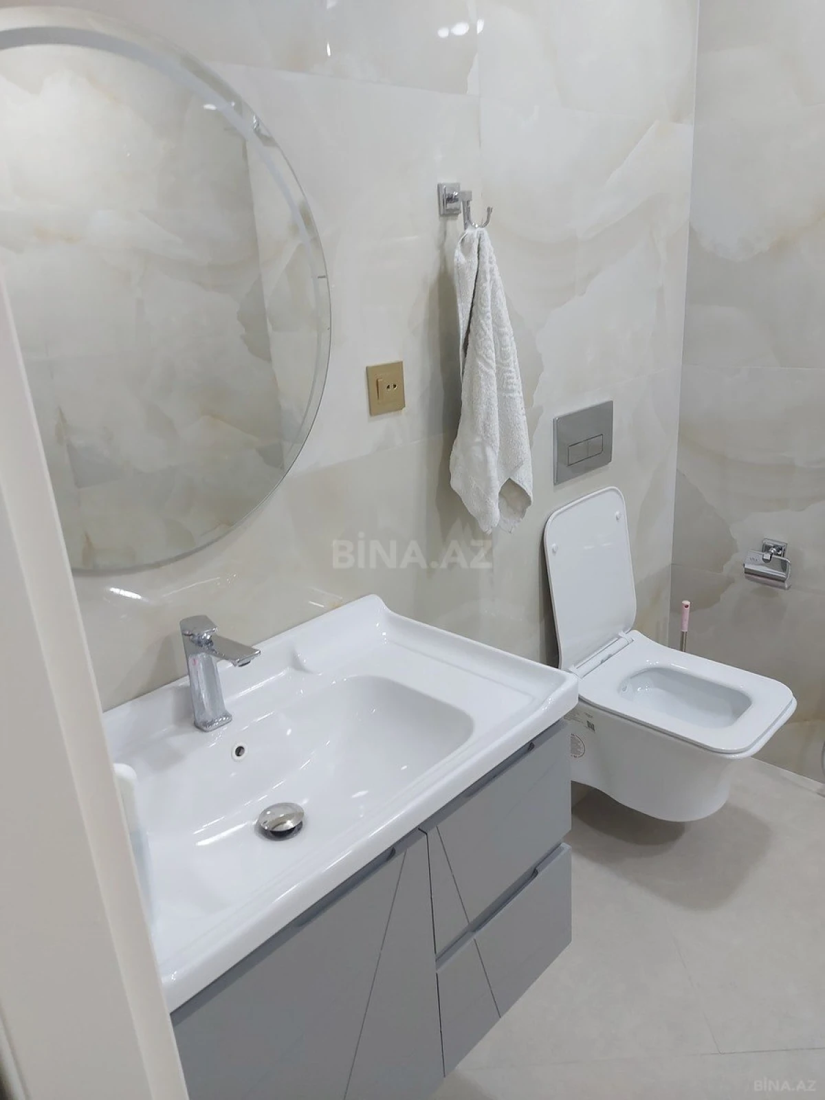 Kirayə verilir 3 otaqlı mənzil 130 m²