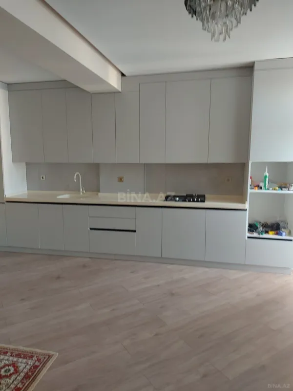 Kirayə verilir 3 otaqlı mənzil 130 m²