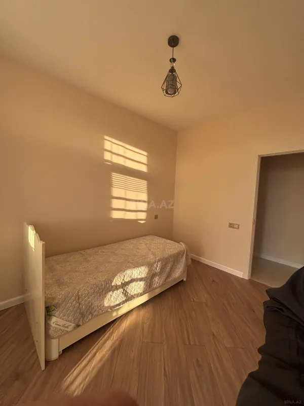 Kirayə verilir 3 otaqlı mənzil 130 m²