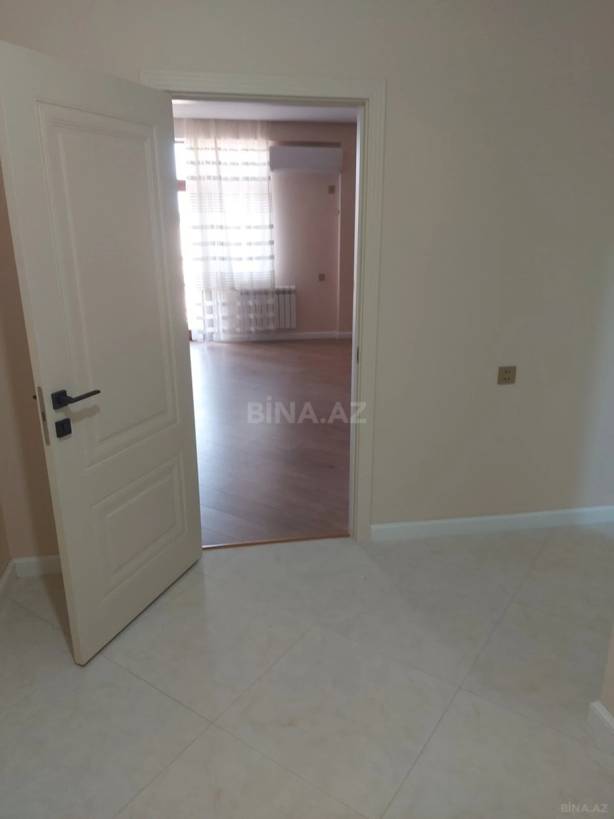 Kirayə verilir 3 otaqlı mənzil 130 m²