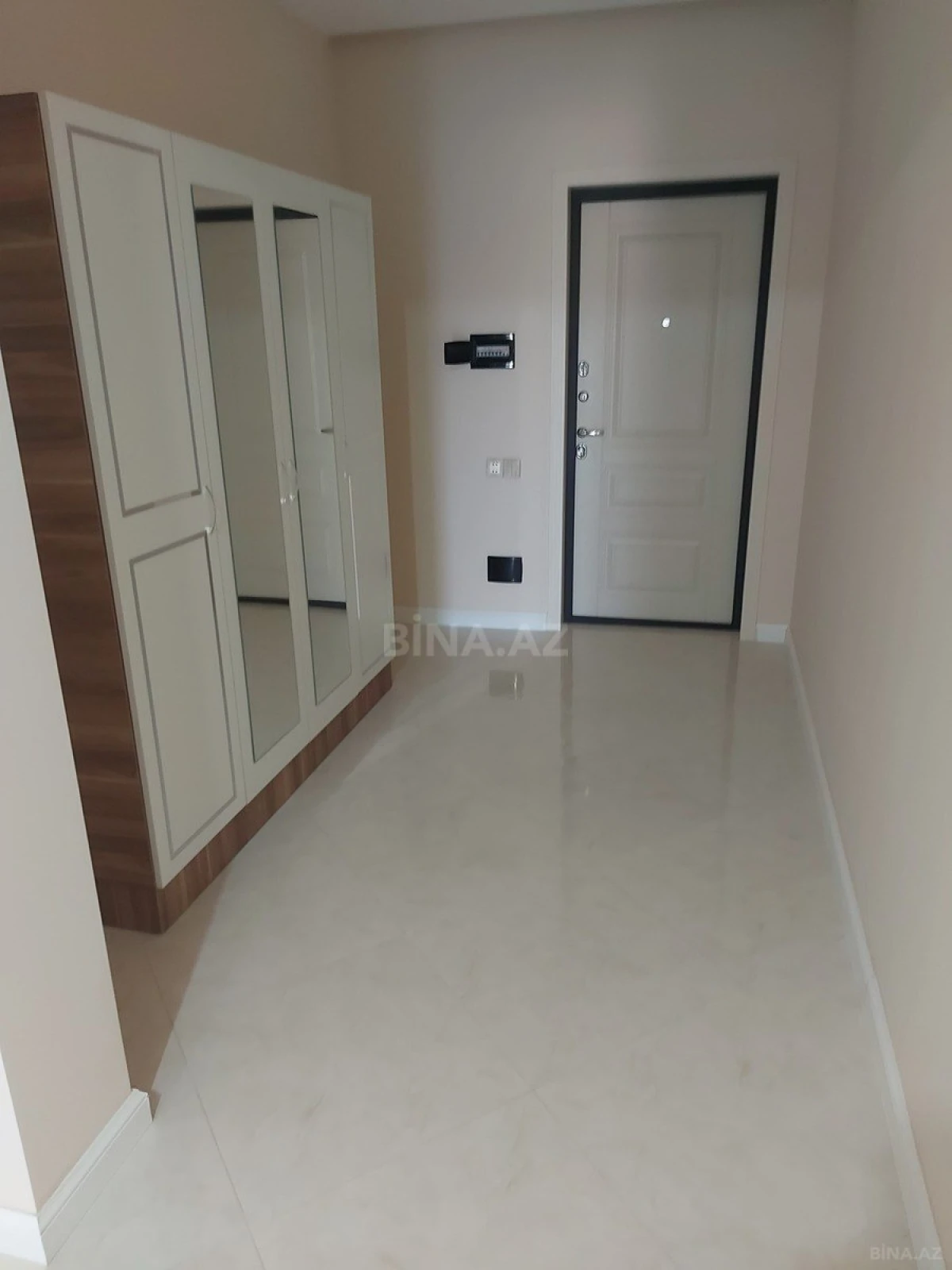 Kirayə verilir 3 otaqlı mənzil 130 m²