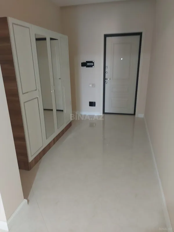 Kirayə verilir 3 otaqlı mənzil 130 m²