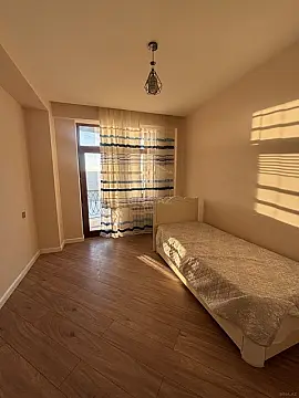 Kirayə verilir 3 otaqlı mənzil 130 m²