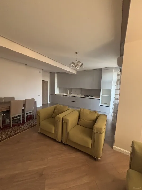Kirayə verilir 3 otaqlı mənzil 130 m²