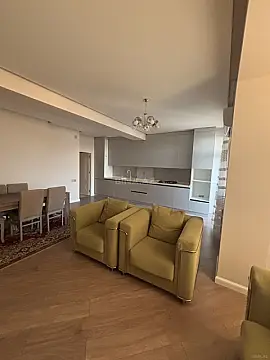 Kirayə verilir 3 otaqlı mənzil 130 m²