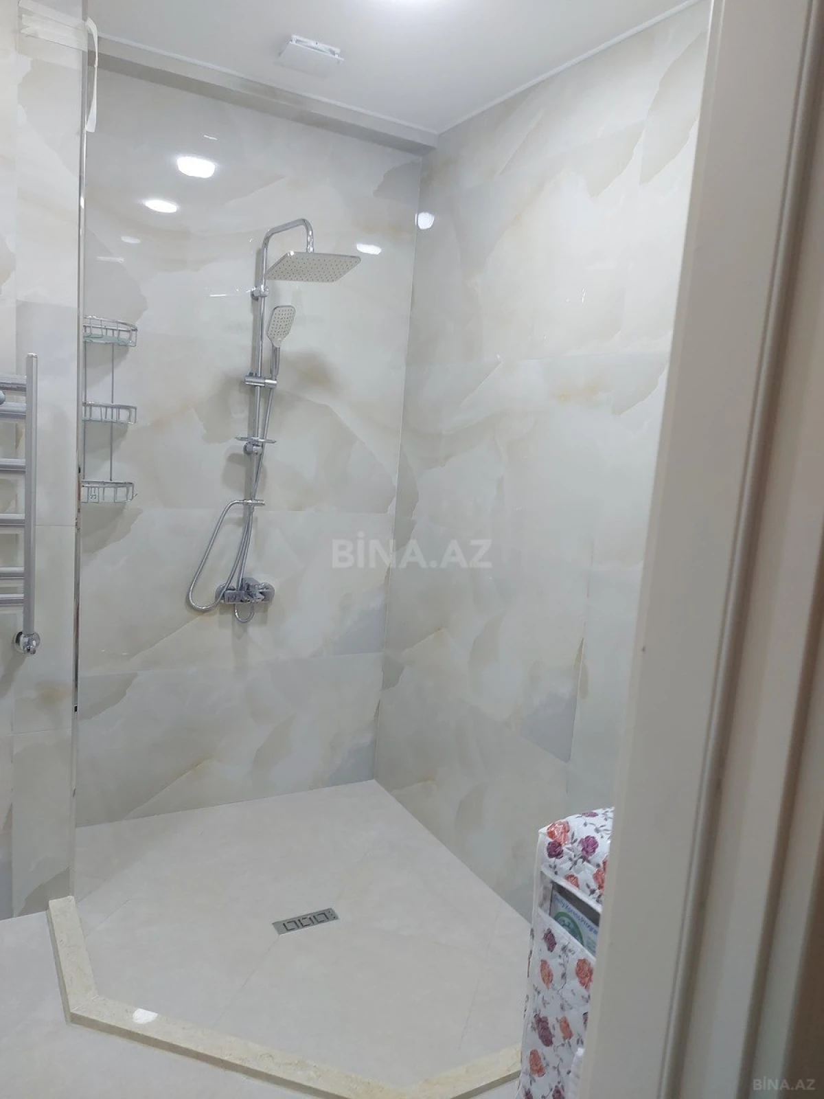 Kirayə verilir 3 otaqlı mənzil 130 m²