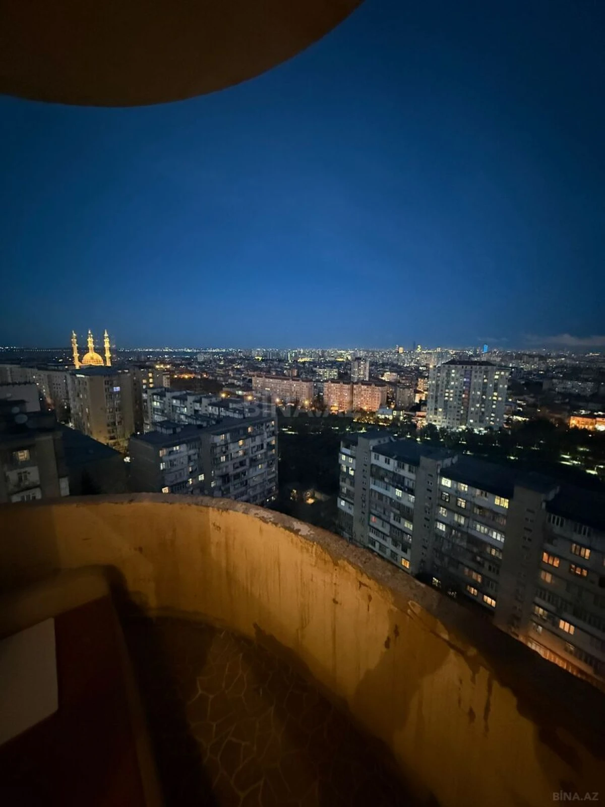 Kirayə verilir 2 otaqlı mənzil 65 m²