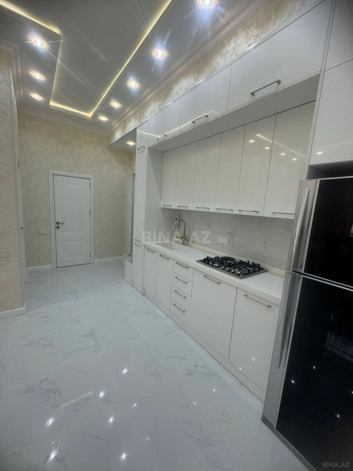 Kirayə verilir 2 otaqlı mənzil 65 m²