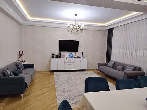 Satılır 4 otaqlı mənzil 190 m² — Bakı, Memar Əcəmi yanı 4 otaq 190.00 m²