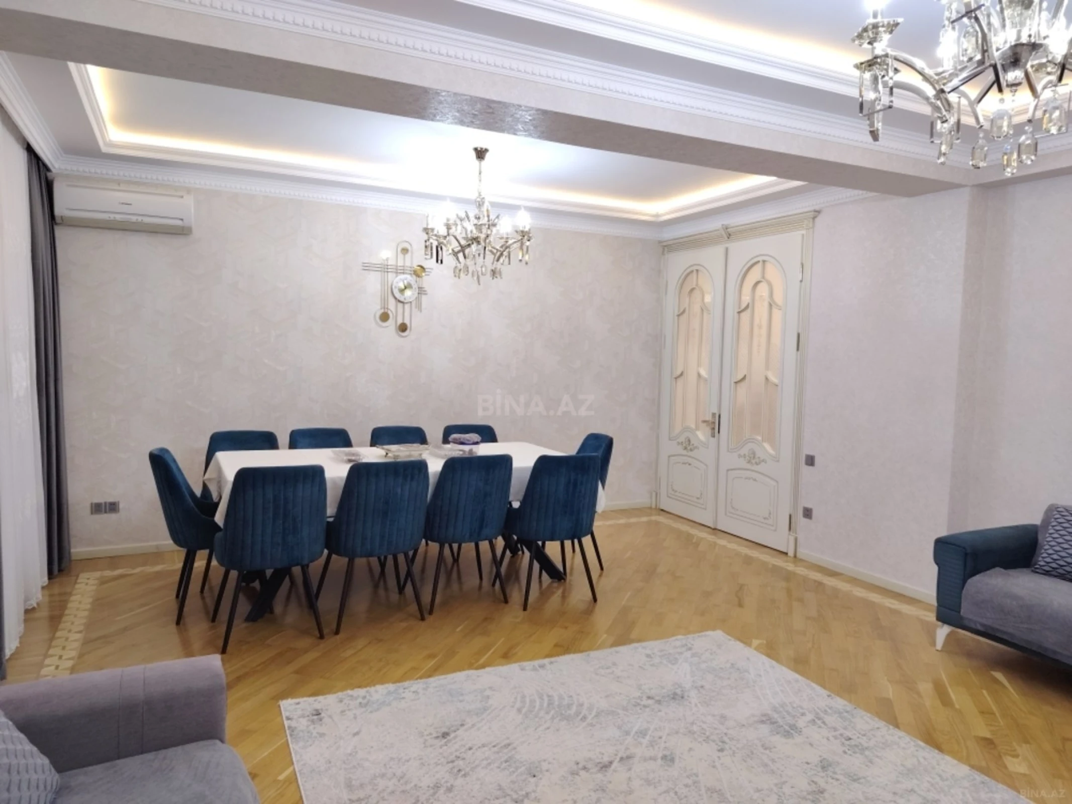 Satılır 4 otaqlı mənzil 190 m²