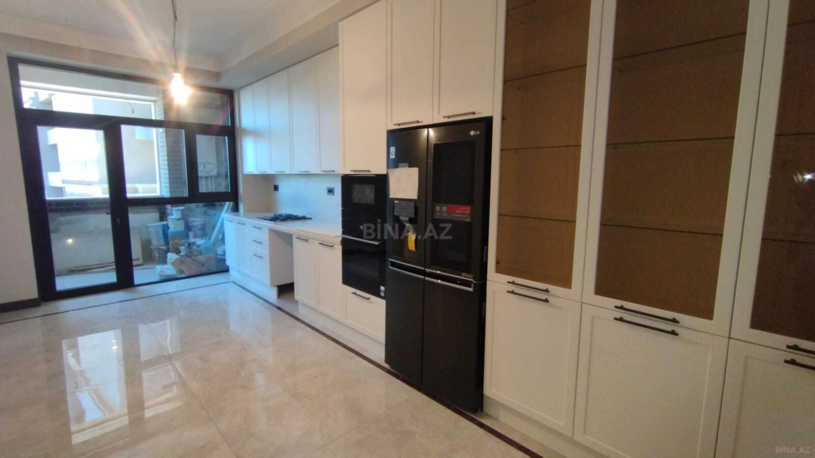 Satılır 4 otaqlı mənzil 221.4 m²