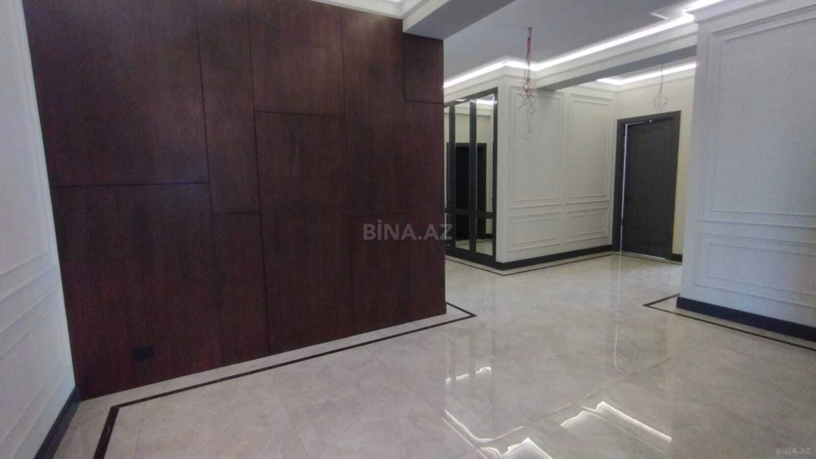 Satılır 4 otaqlı mənzil 221.4 m²