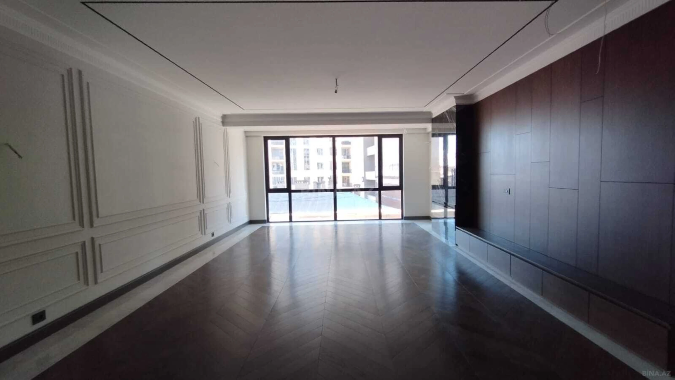 Satılır 4 otaqlı mənzil 221.4 m²
