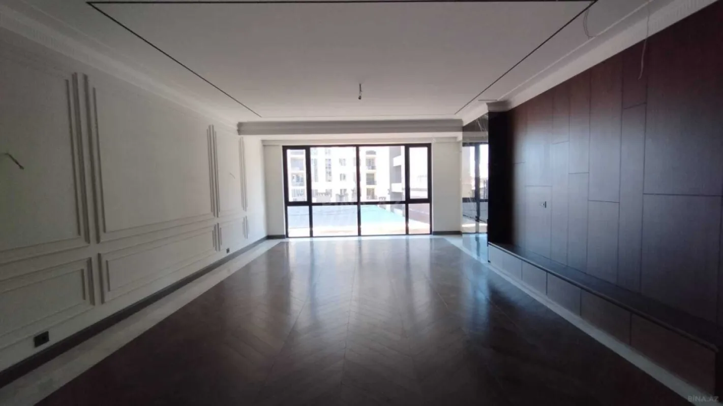 Satılır 4 otaqlı mənzil 221.4 m²