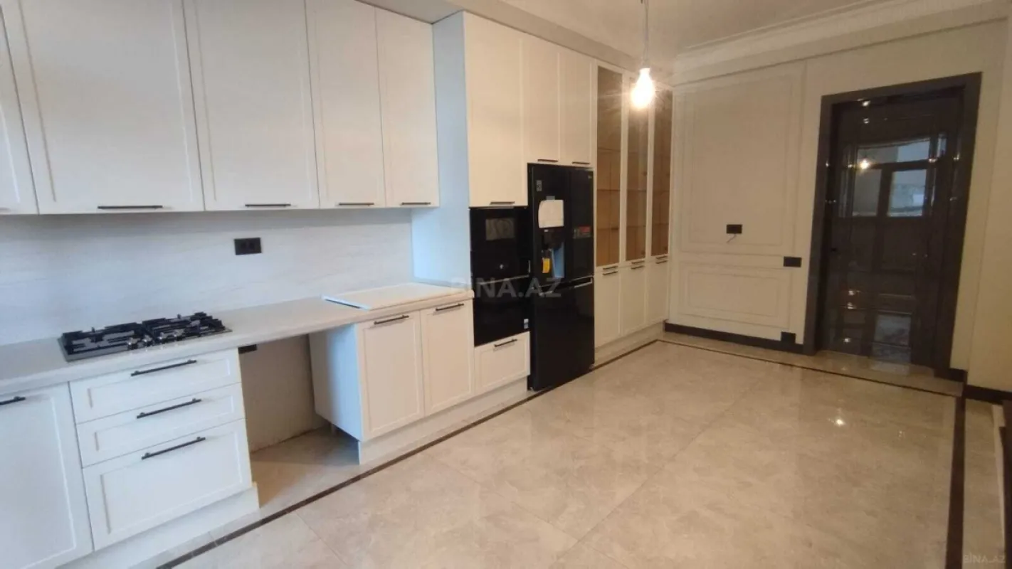 Satılır 4 otaqlı mənzil 221.4 m²