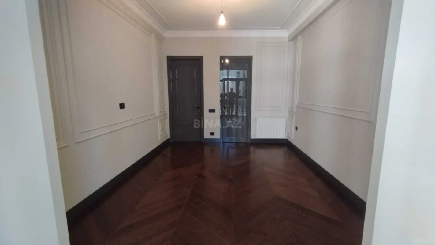 Satılır 4 otaqlı mənzil 221.4 m²