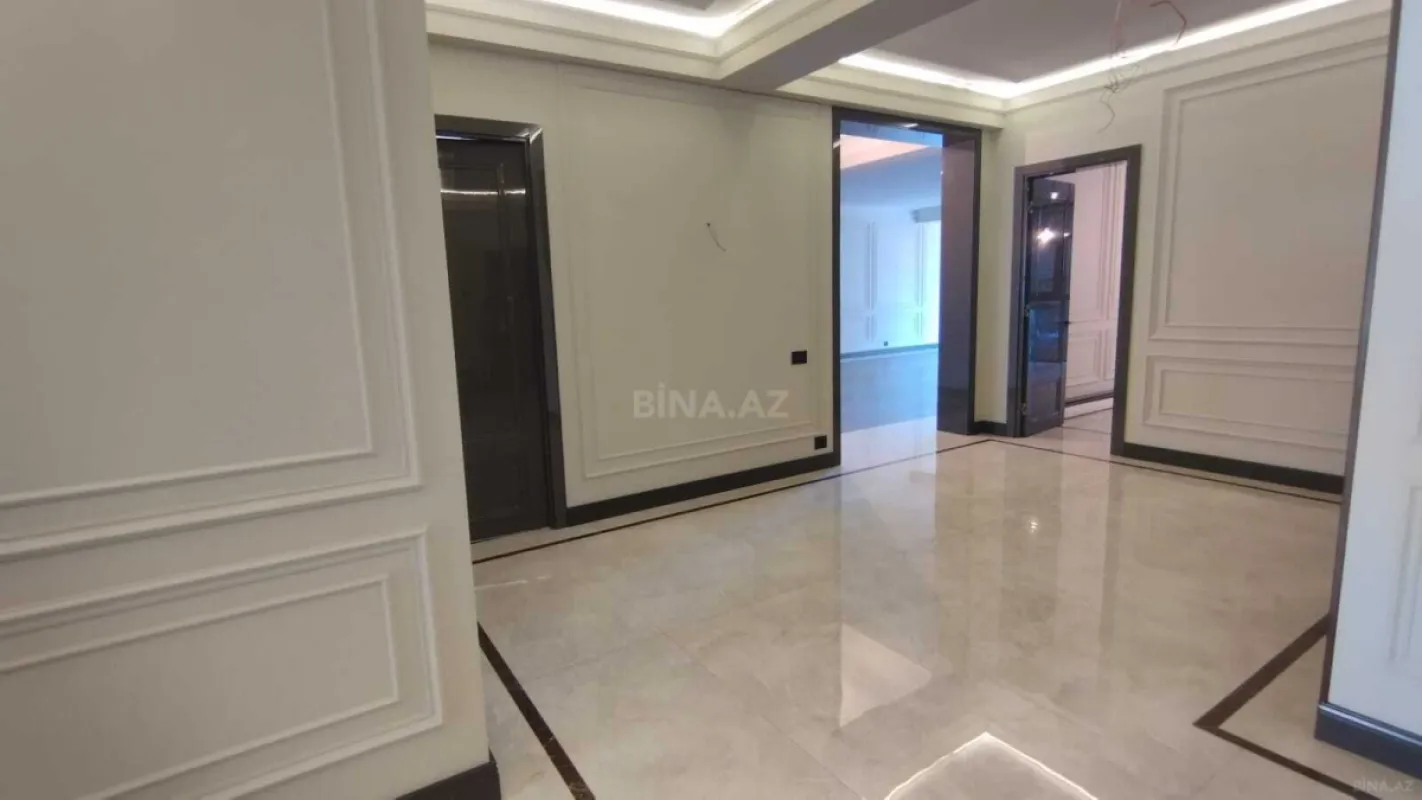 Satılır 4 otaqlı mənzil 221.4 m²