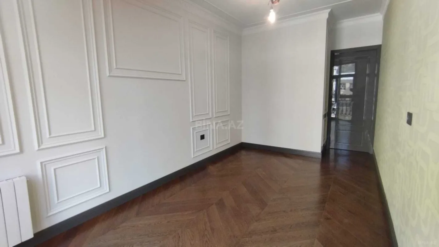 Satılır 4 otaqlı mənzil 221.4 m²
