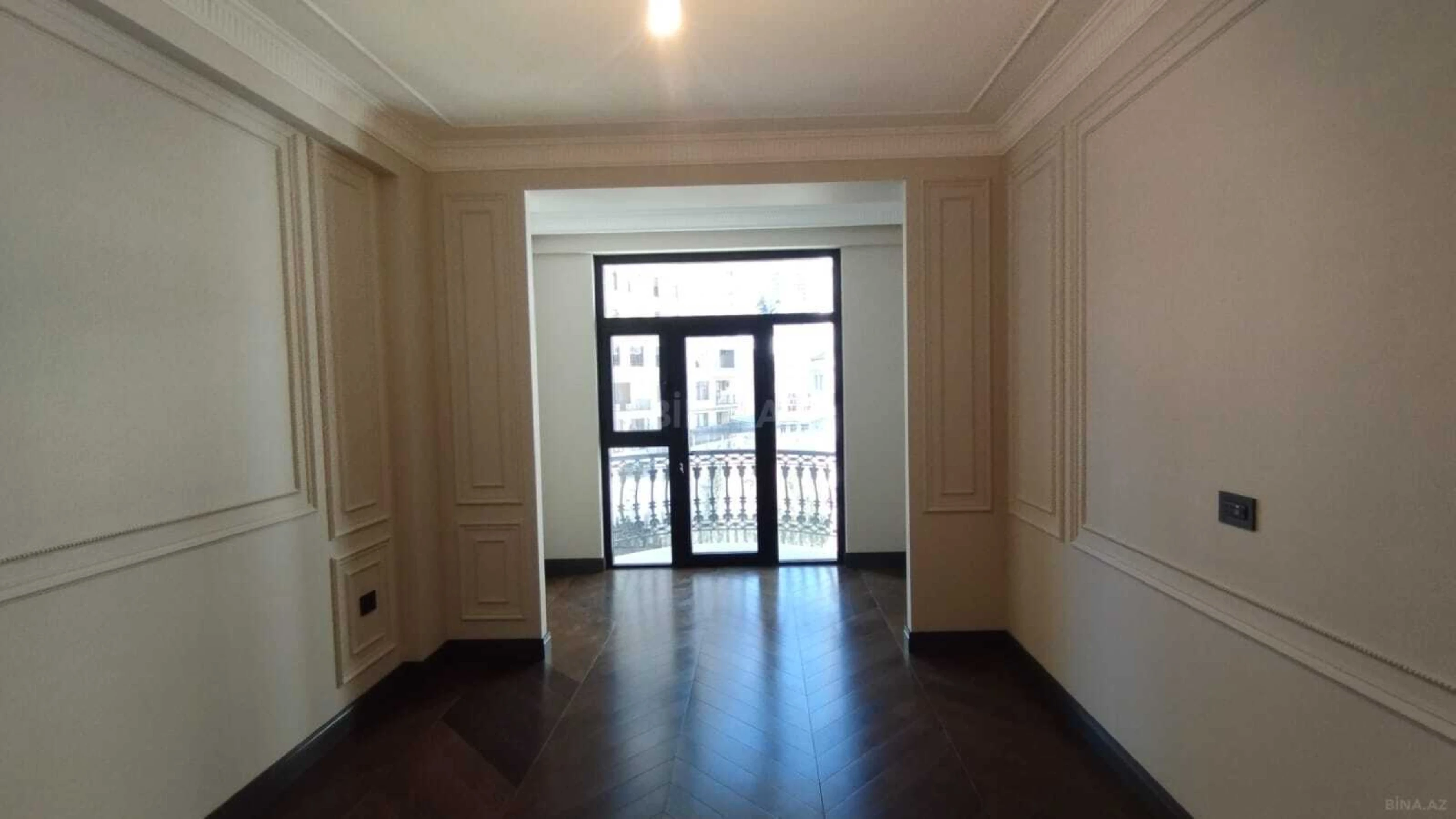Satılır 4 otaqlı mənzil 221.4 m²