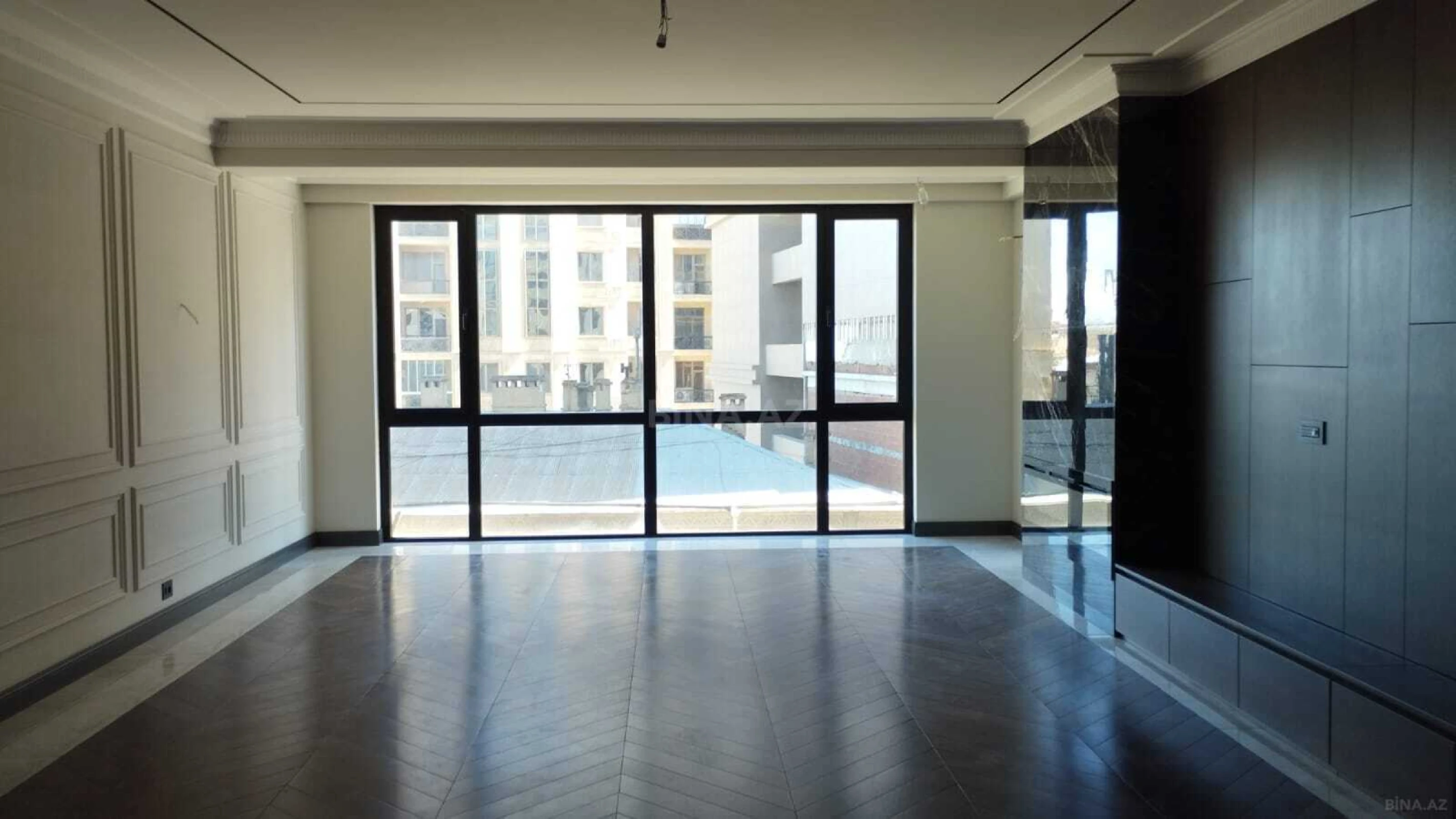 Satılır 4 otaqlı mənzil 221.4 m²