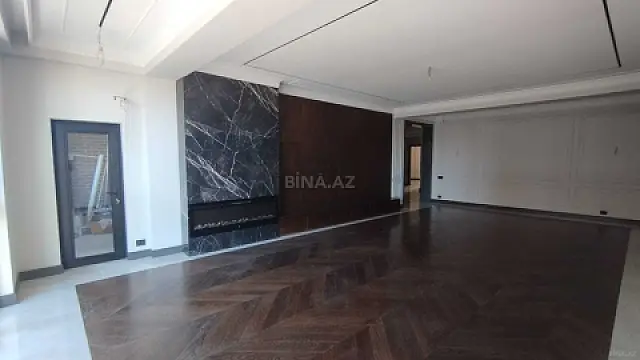 Satılır 4 otaqlı mənzil 221.4 m²