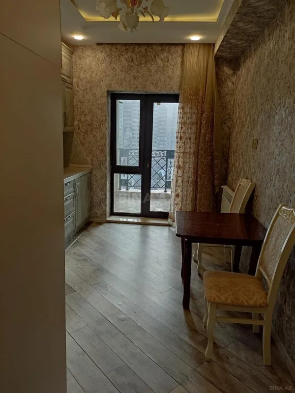 Kirayə verilir 2 otaqlı mənzil 85 m²