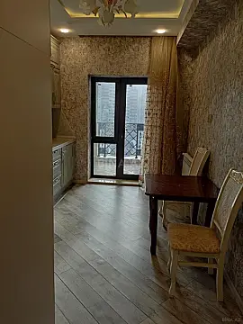 Kirayə verilir 2 otaqlı mənzil 85 m²