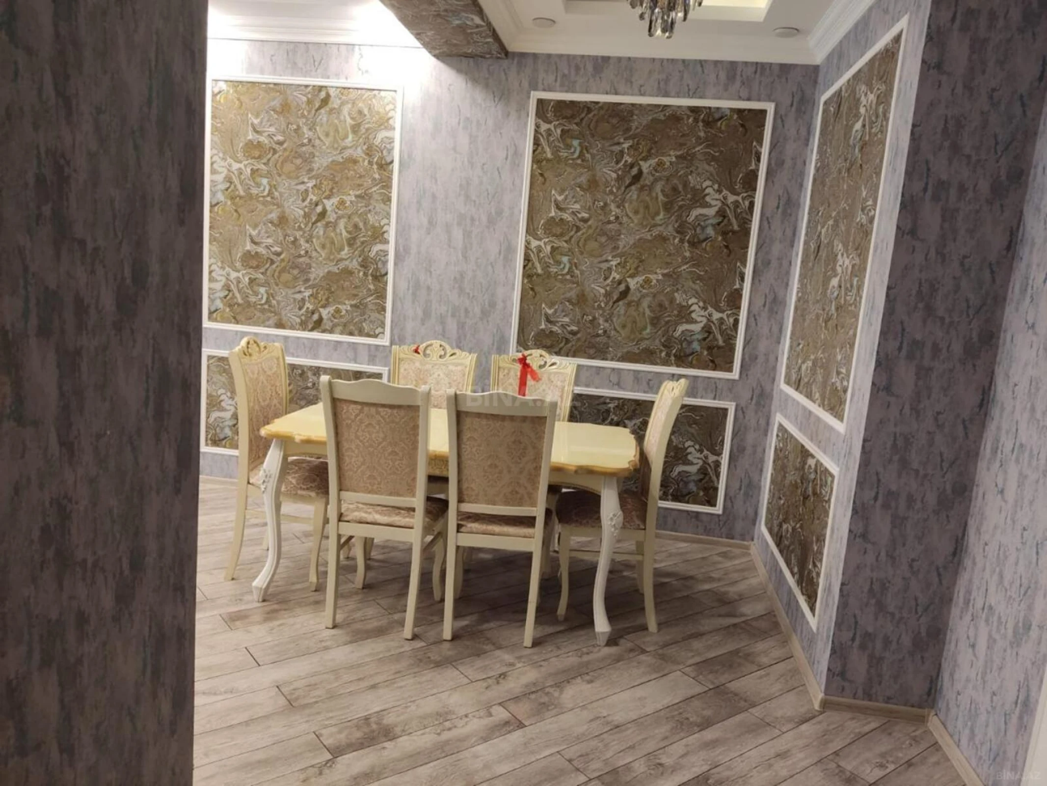 Kirayə verilir 2 otaqlı mənzil 85 m²