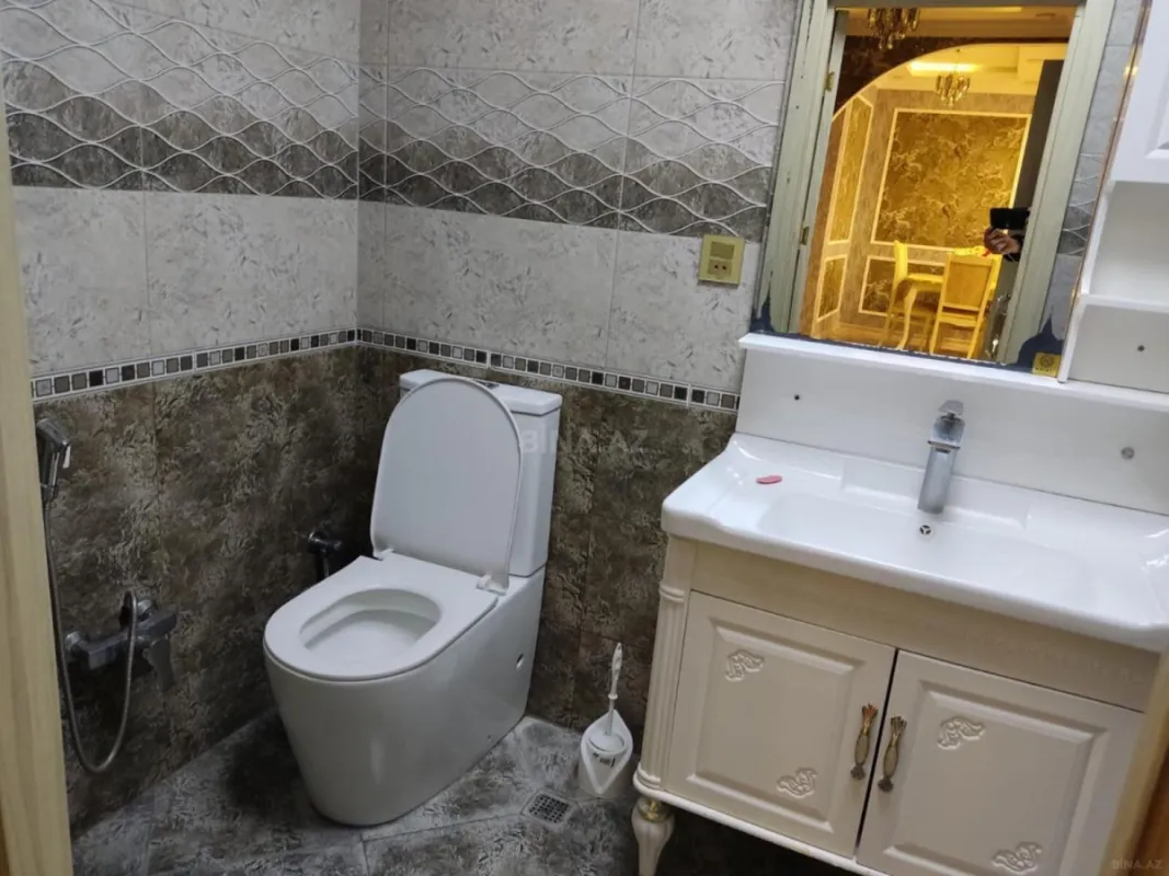 Kirayə verilir 2 otaqlı mənzil 85 m²