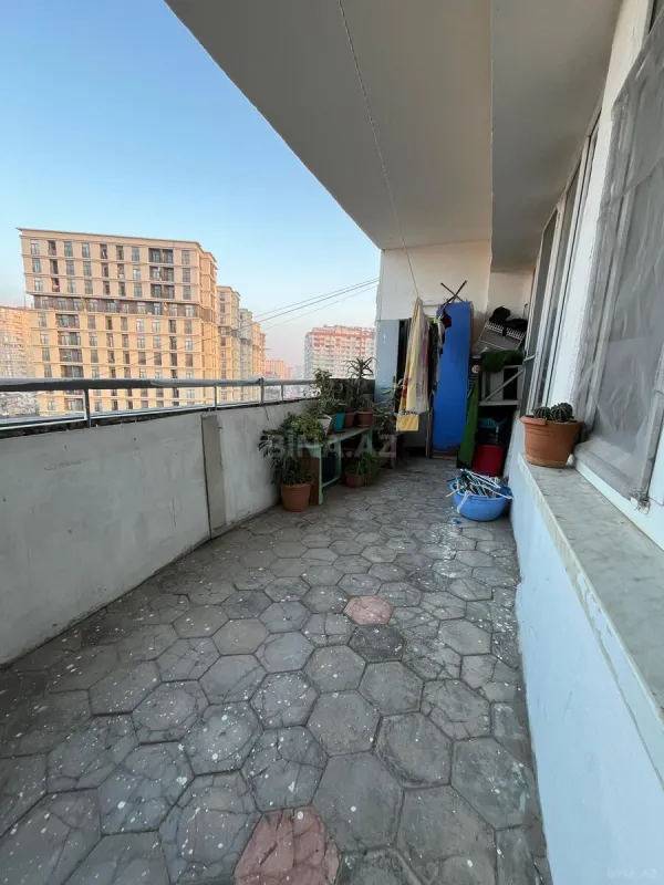 Satılır 3 otaqlı mənzil 95 m²
