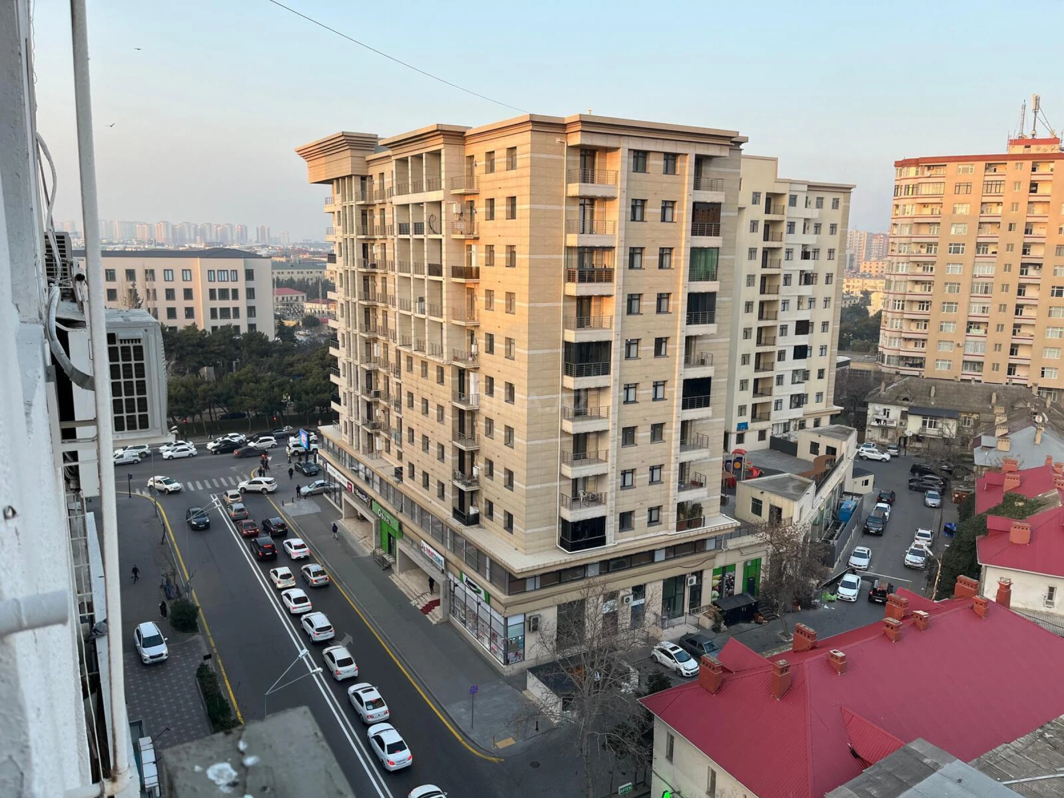 Satılır 3 otaqlı mənzil 95 m²