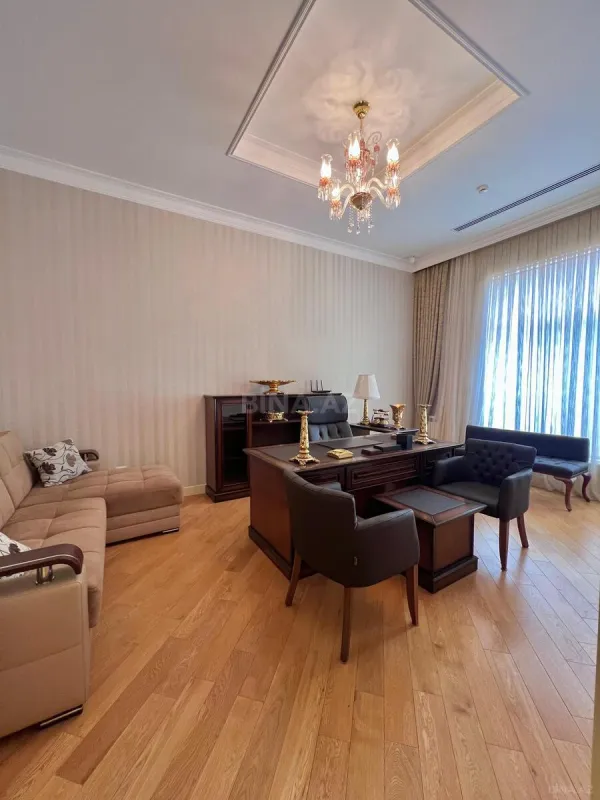Satılır 6 otaqlı həyət evi 600 m²