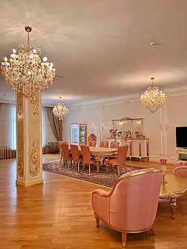 Satılır 6 otaqlı həyət evi 600 m²