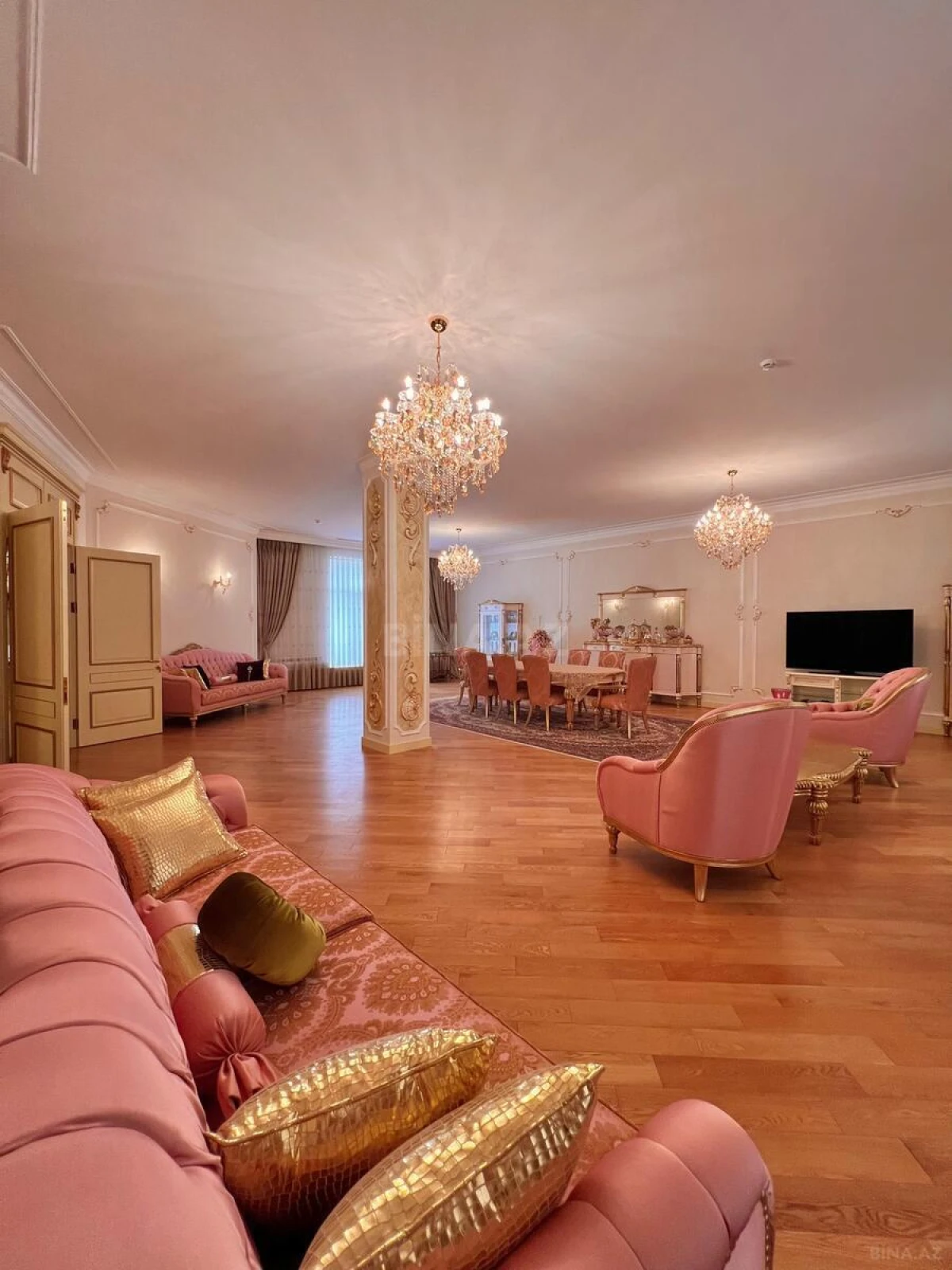 Satılır 6 otaqlı həyət evi 600 m²