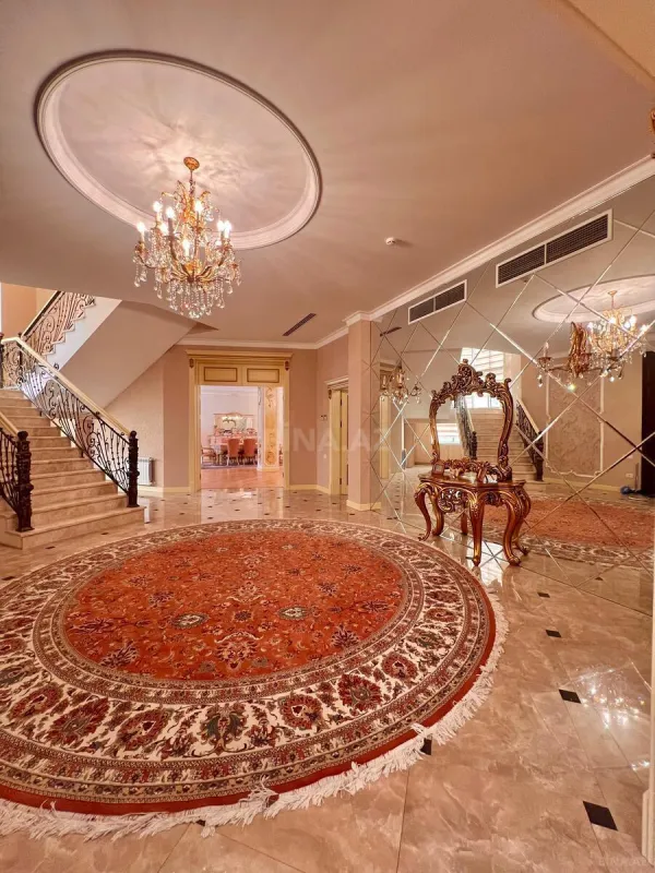 Satılır 6 otaqlı həyət evi 600 m²