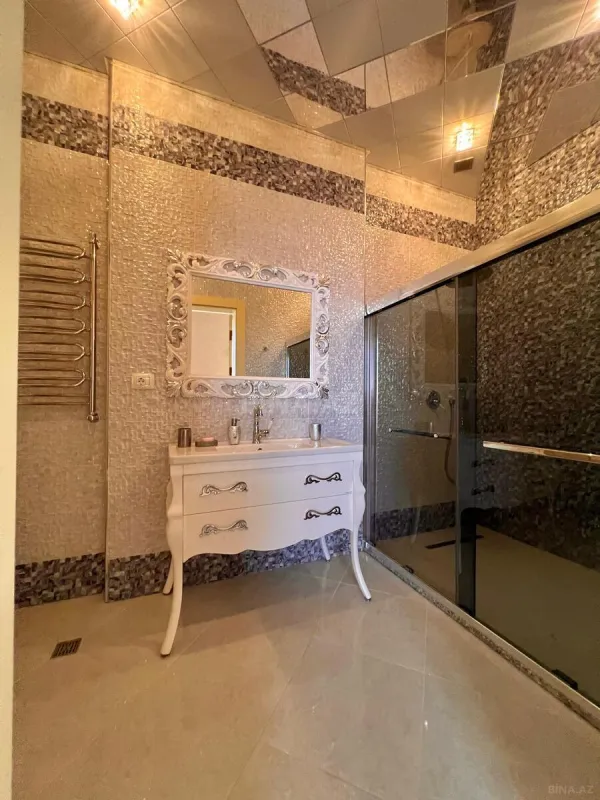 Satılır 6 otaqlı həyət evi 600 m²