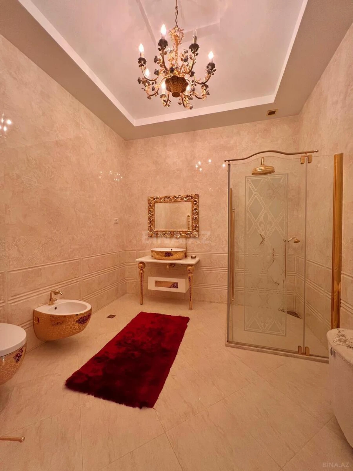 Satılır 6 otaqlı həyət evi 600 m²