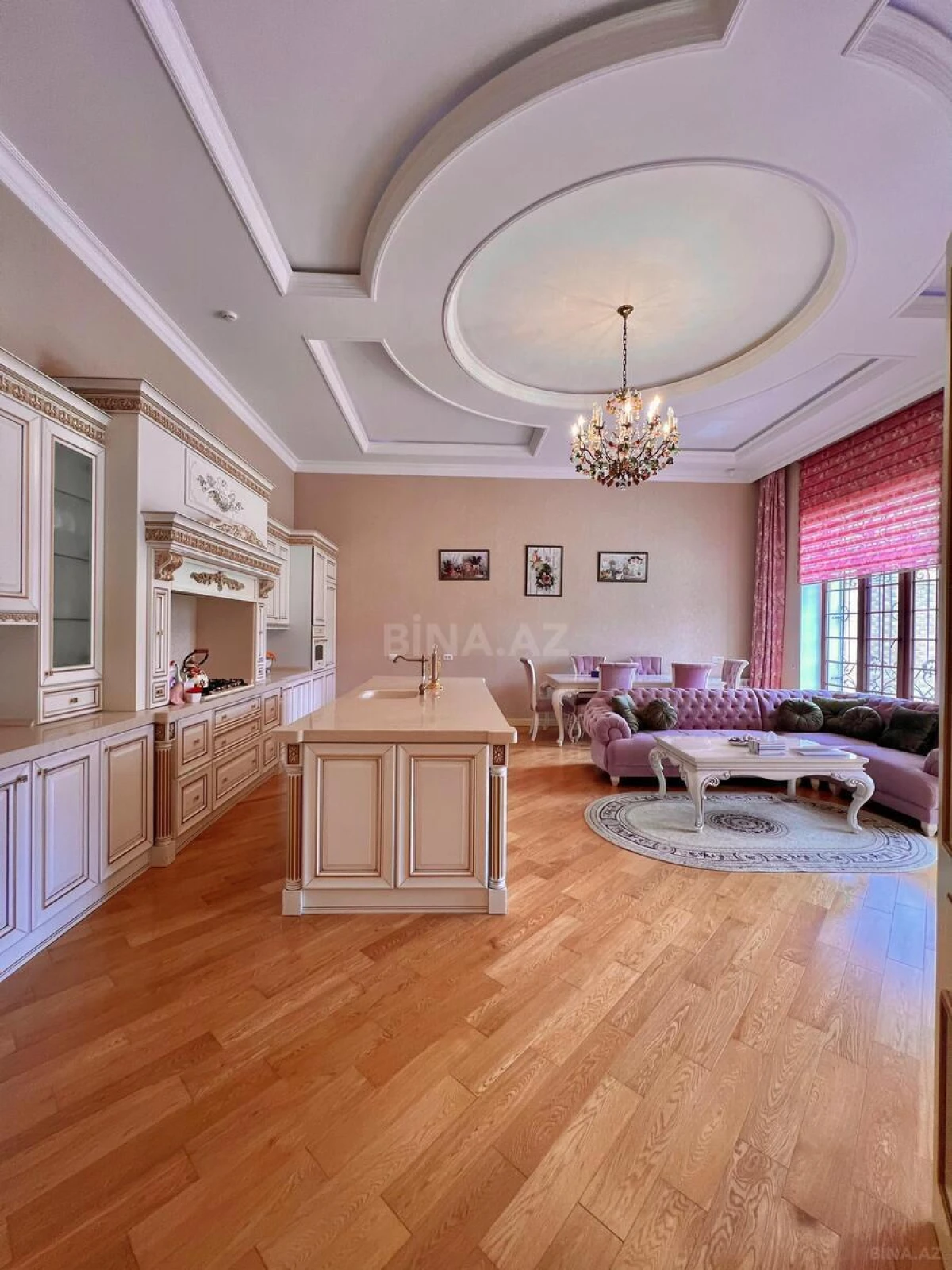 Satılır 6 otaqlı həyət evi 600 m²