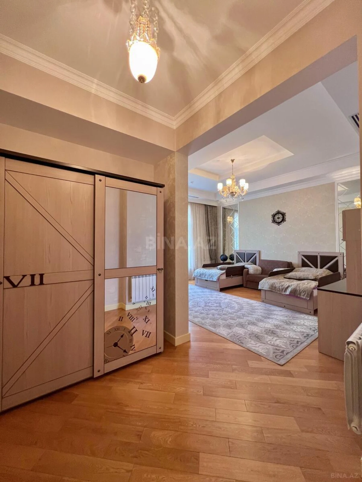 Satılır 6 otaqlı həyət evi 600 m²