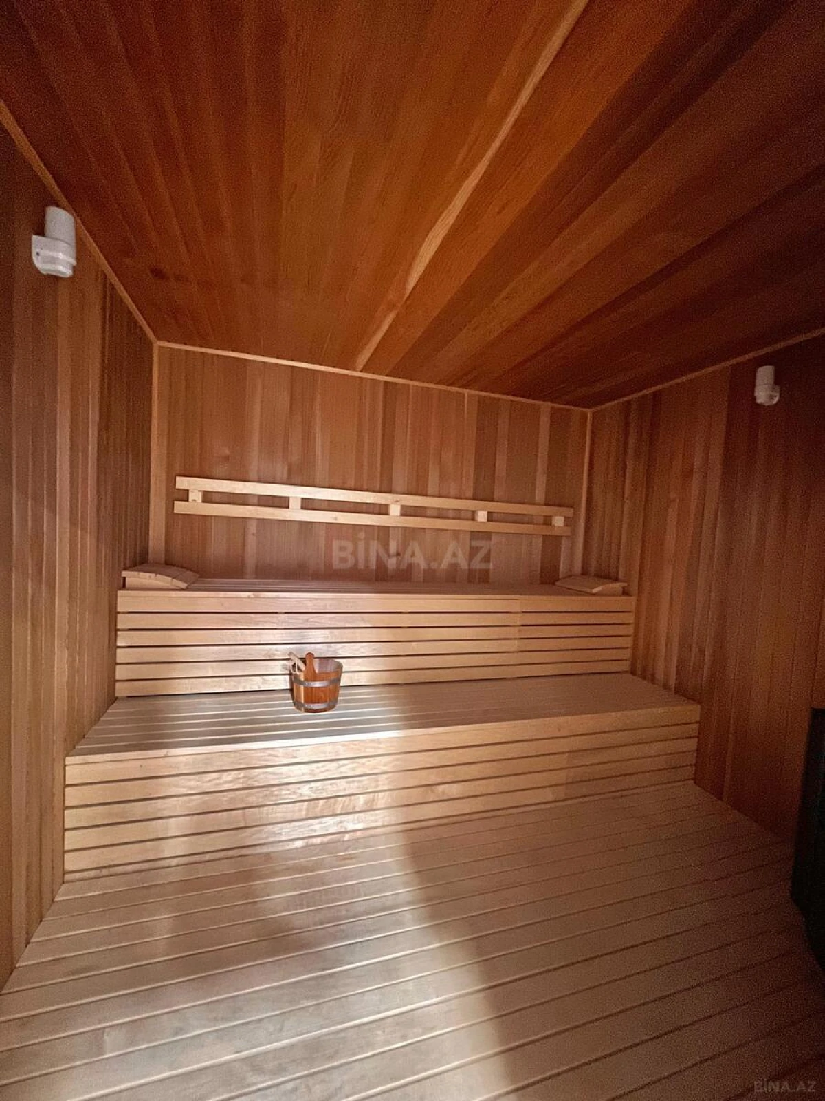 Satılır 6 otaqlı həyət evi 600 m²