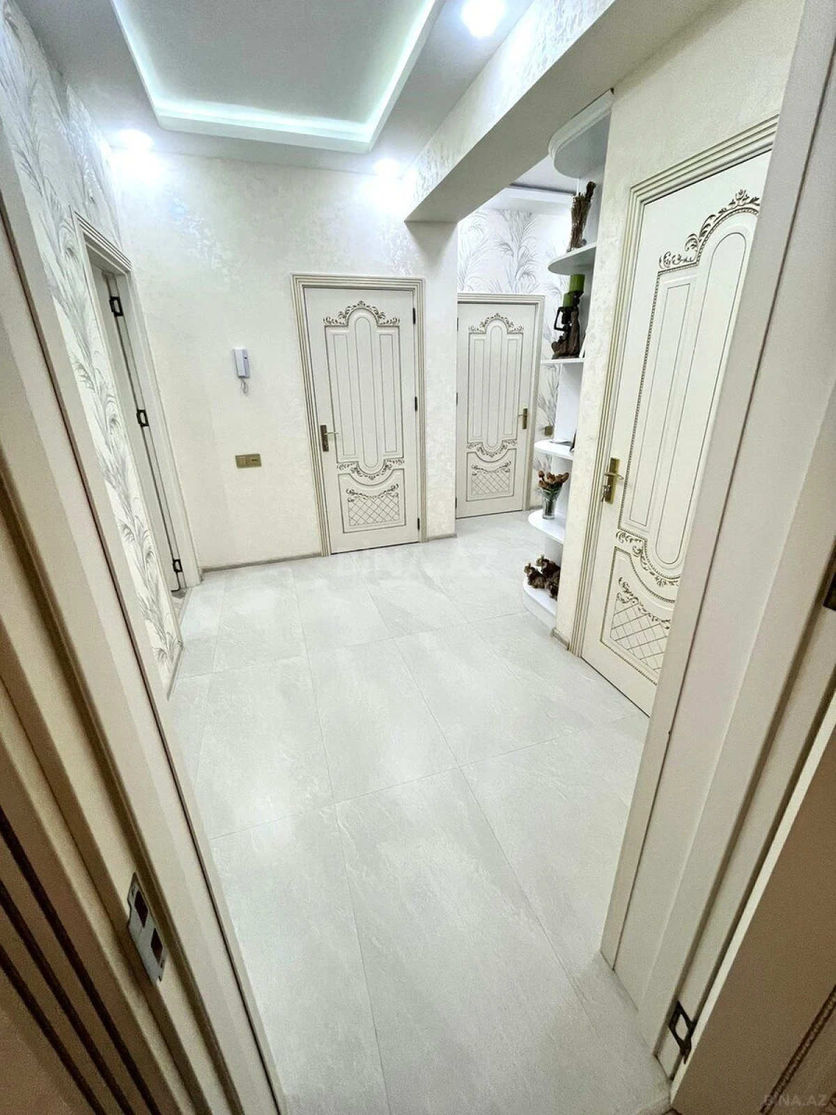 Satılır 2 otaqlı mənzil 110 m²