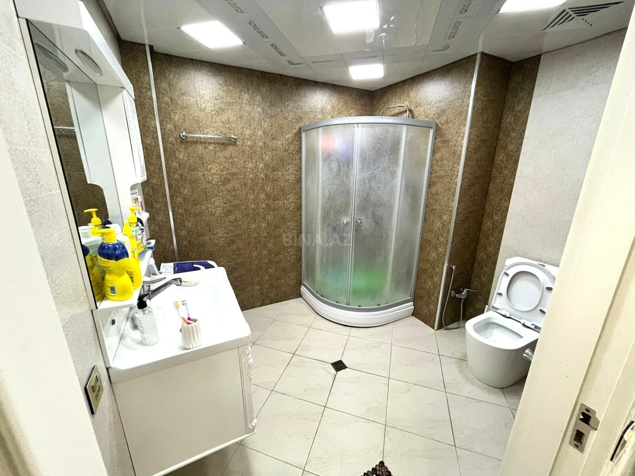 Satılır 2 otaqlı mənzil 110 m²