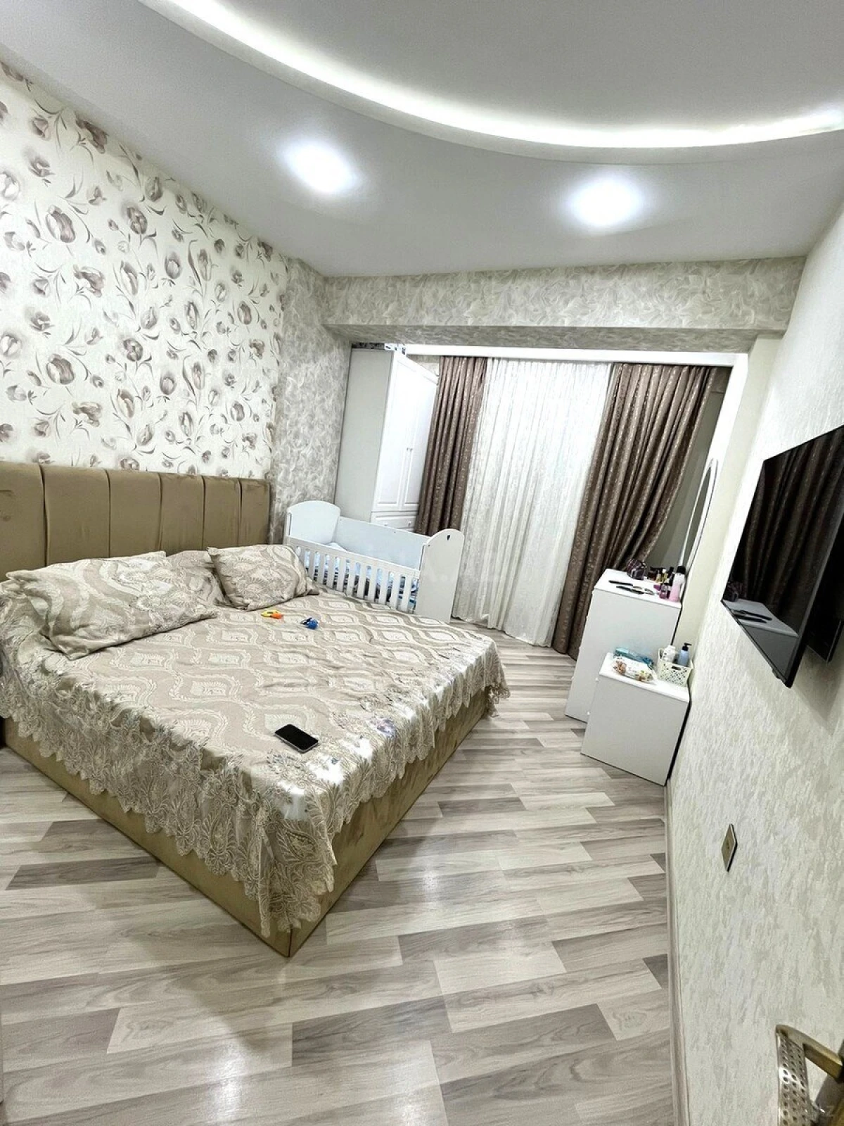 Satılır 2 otaqlı mənzil 110 m²