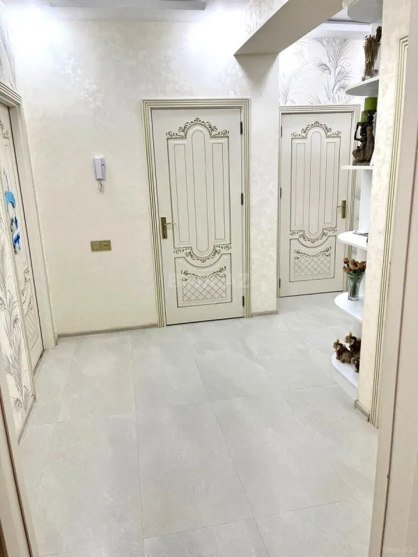 Satılır 2 otaqlı mənzil 110 m²