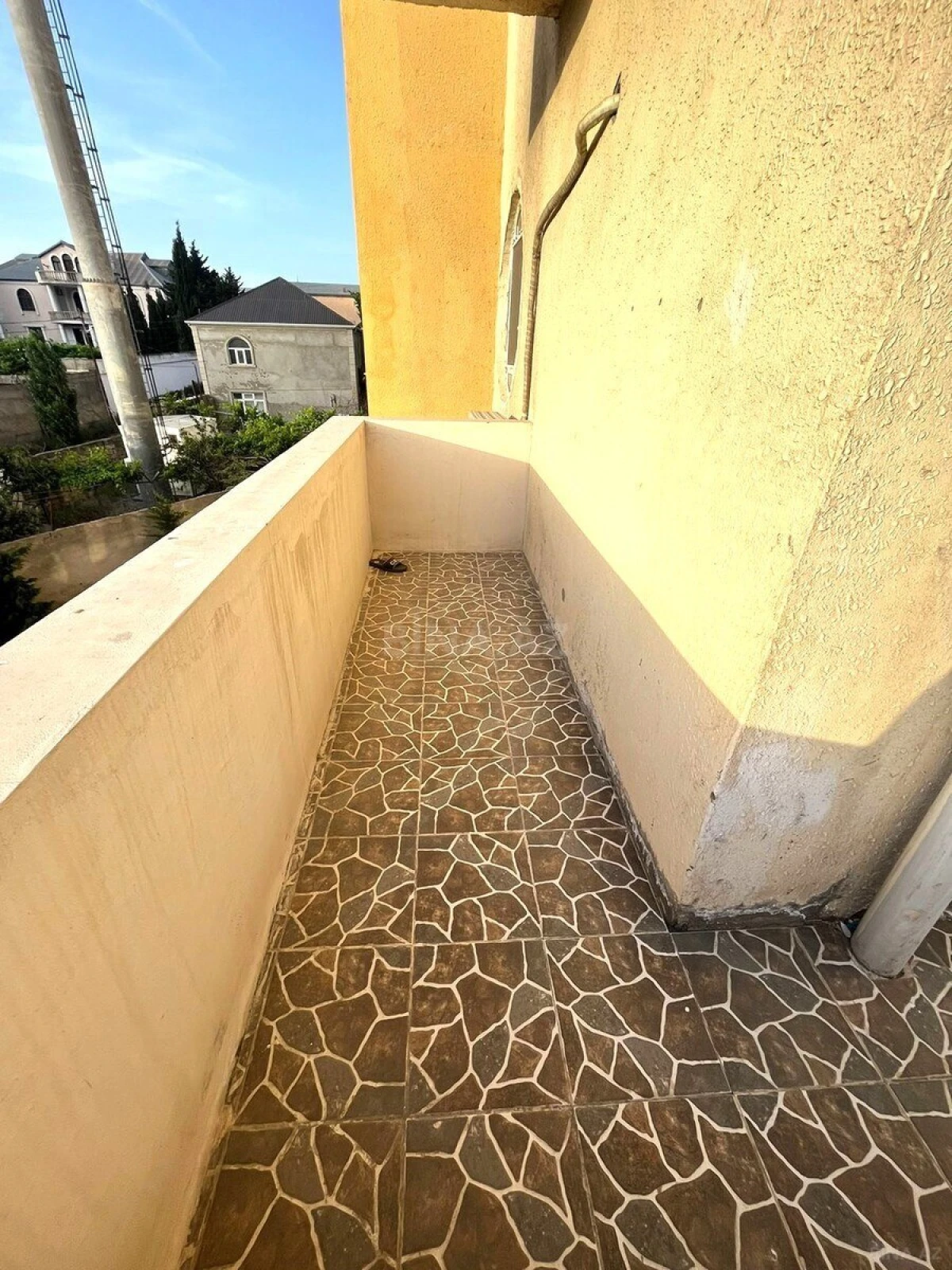 Satılır 2 otaqlı mənzil 110 m²