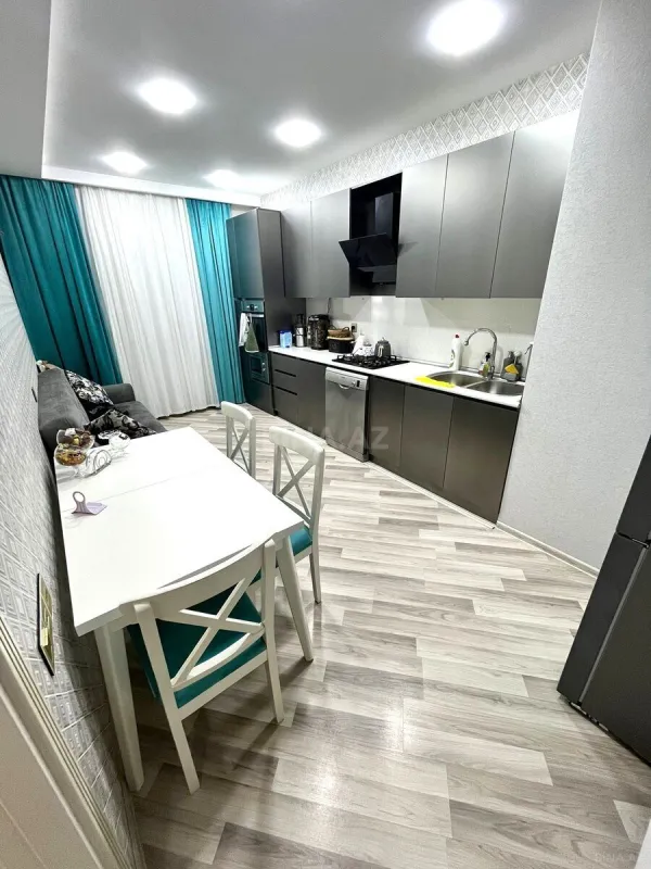 Satılır 2 otaqlı mənzil 110 m²